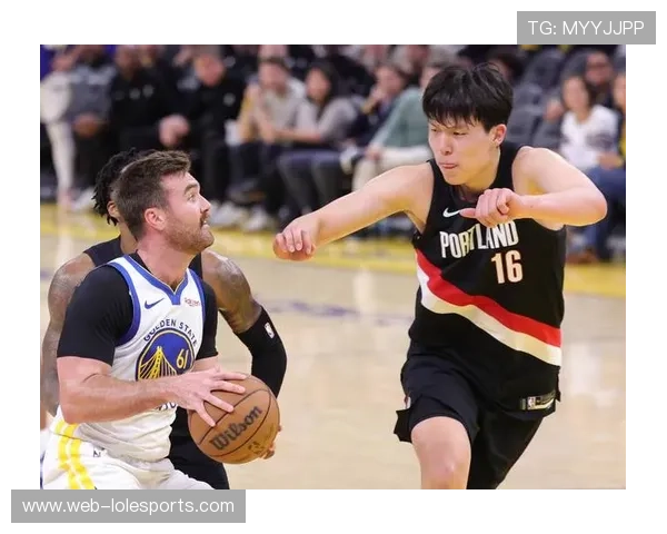 2025至2026NBA季前赛勇士主场迎战开拓者新星首秀成为最大焦点