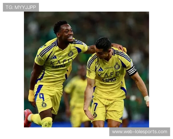 沙特联赛现戏剧进球：C罗被动触球破门，庆祝动作引爆社交媒体